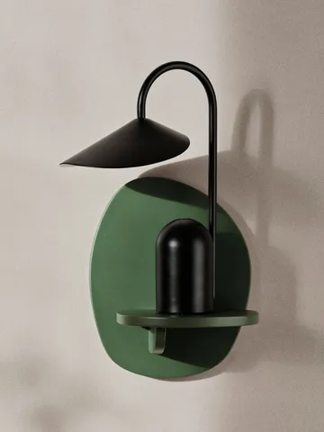 Pilu wall shelf 25 cm - Verdant Green - Ferm Living