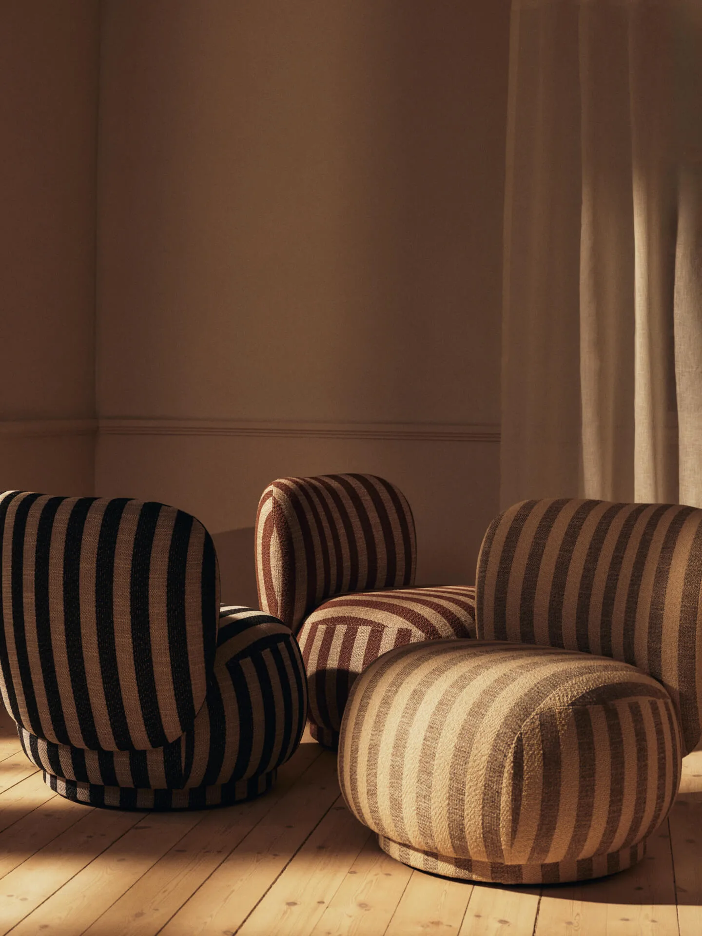 Rico lounge chair piccolo, Louisiana, Sand-chocolate Ferm Living