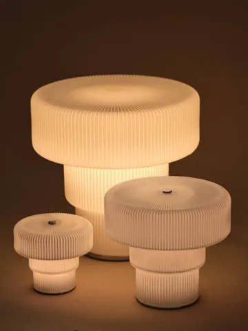 Ripple table lamp - White, Ø28x28 cm - Ferm Living