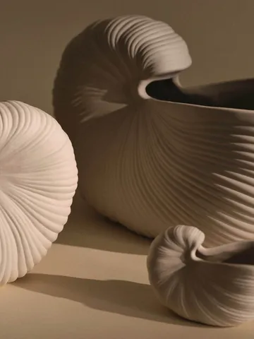 Shell flower pot - Off-white, 11x5.5x7.7 cm - Ferm Living