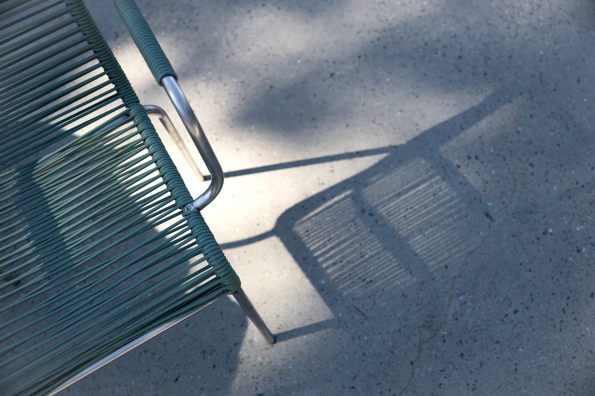 Mya armchair aluminium, Sage green Fiam