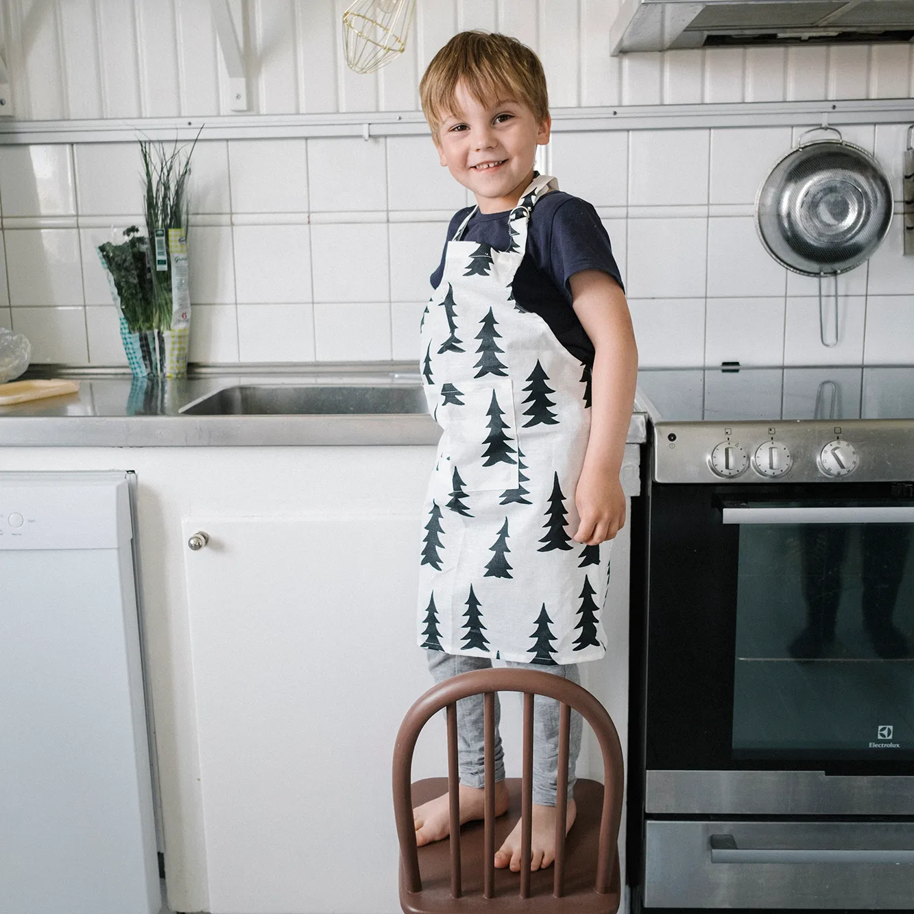 Gran waxed children's apron, black and white Fine Little Day