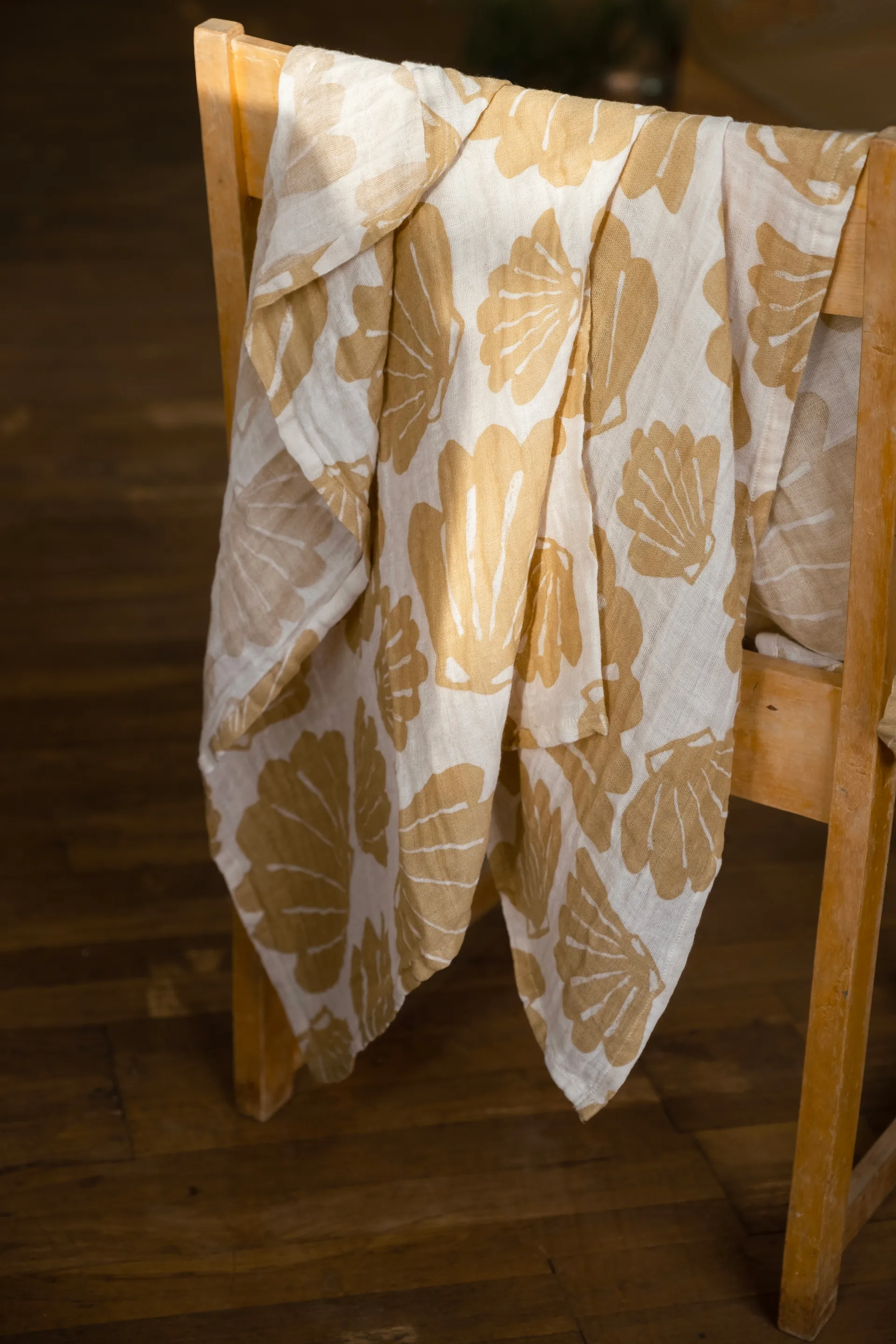 Snäcka muslin throw 120x120 cm, Sand Fine Little Day