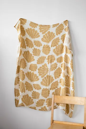 Snäcka muslin throw 120x120 cm - Sand - Fine Little Day