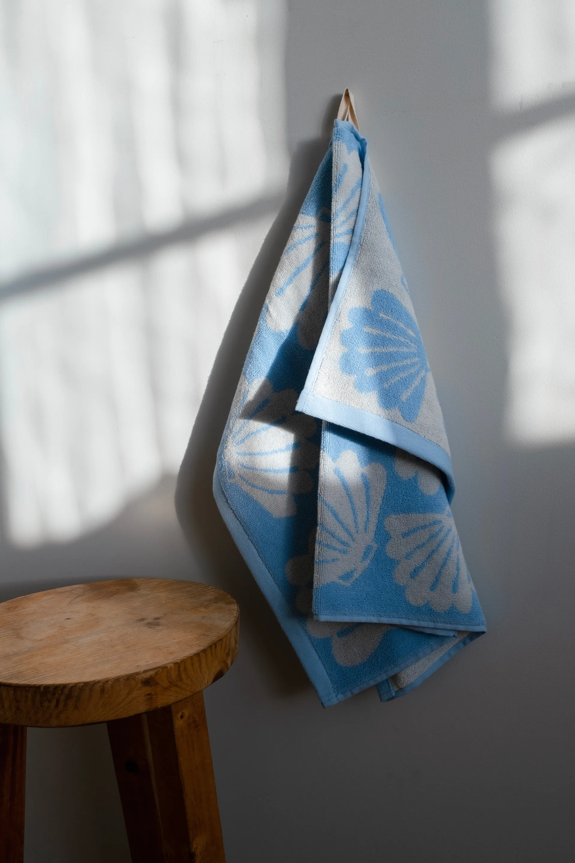Snäcka towel 50x70 cm, Blue Fine Little Day