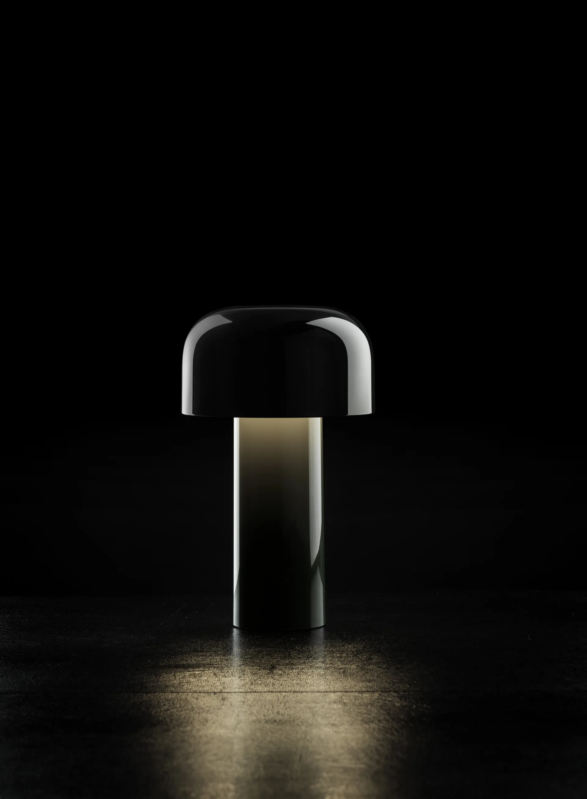 Bellhop portable table lamp, Glossy black, IP54 (indoor/outdoor) Flos