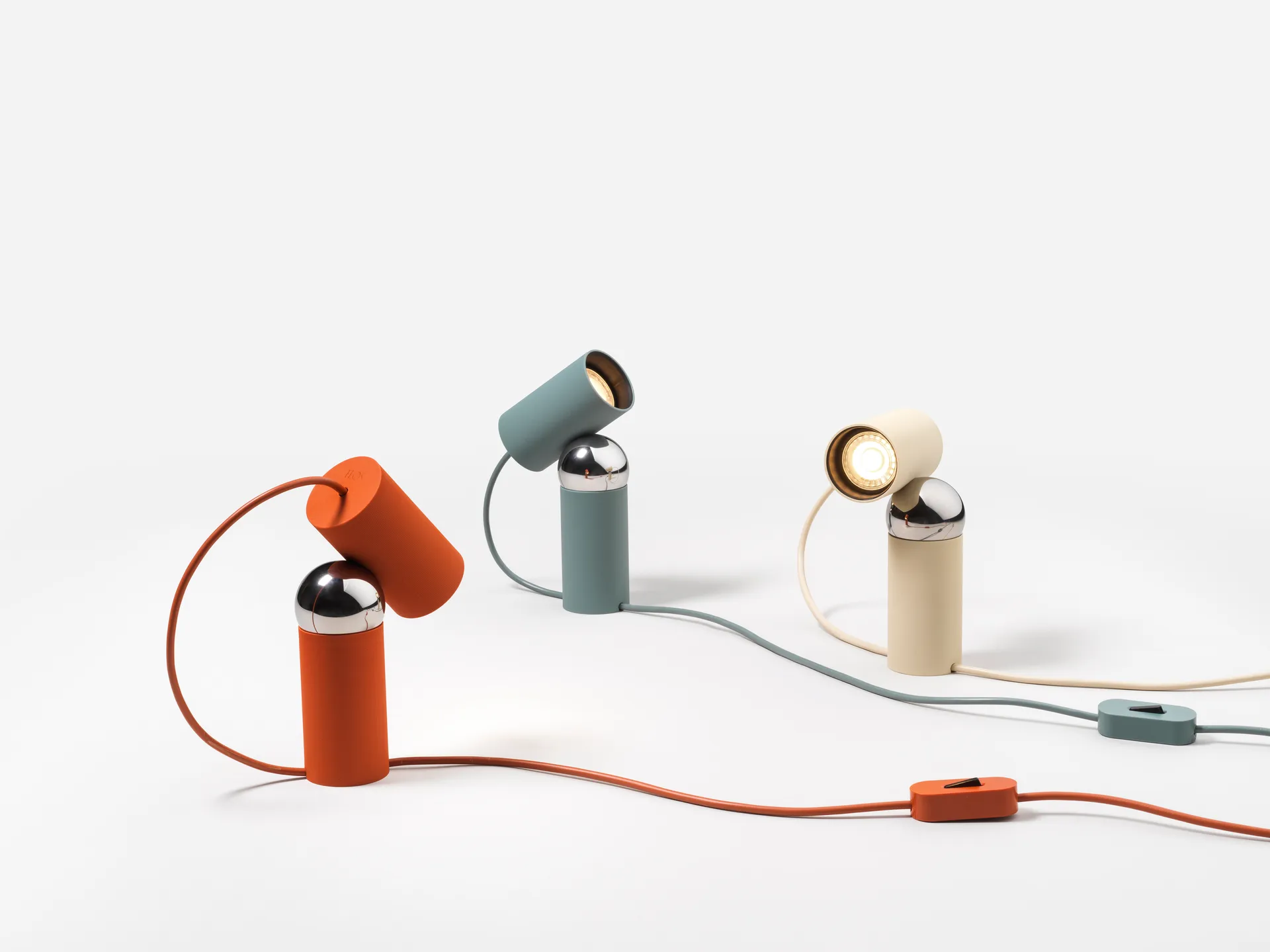 Bilboquet table lamp, Tomato Flos