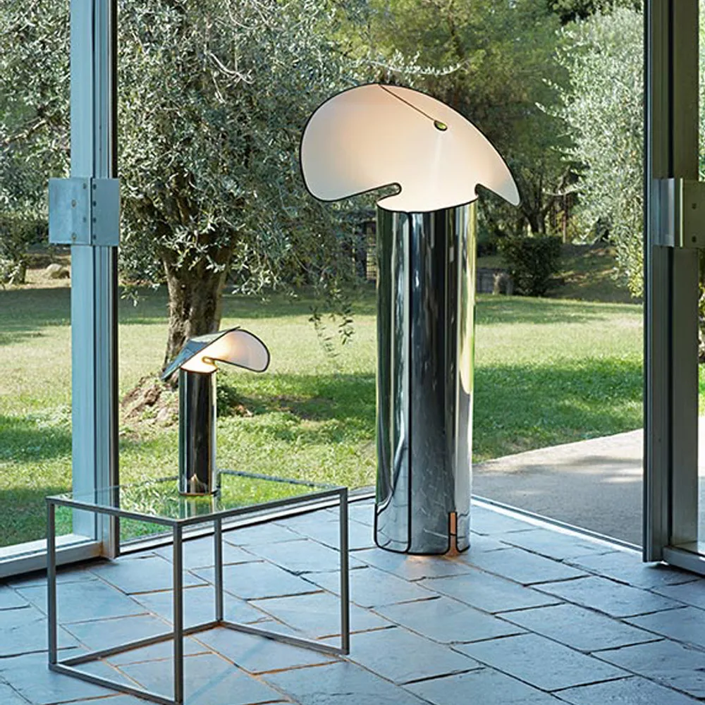 Chiara T table lamp, Aluminum, anthracite edge Flos