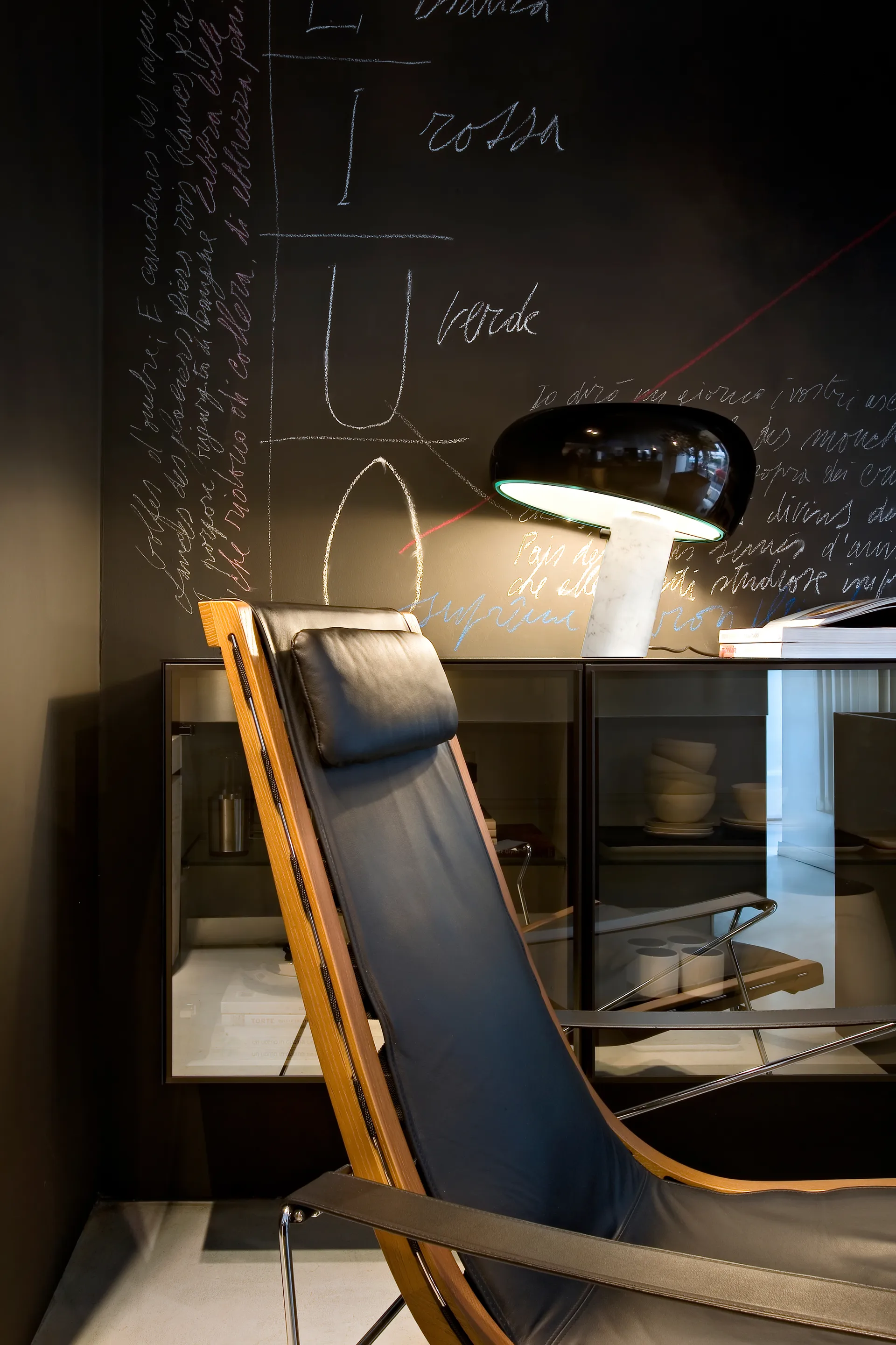 Snoopy table lamp, Black Flos
