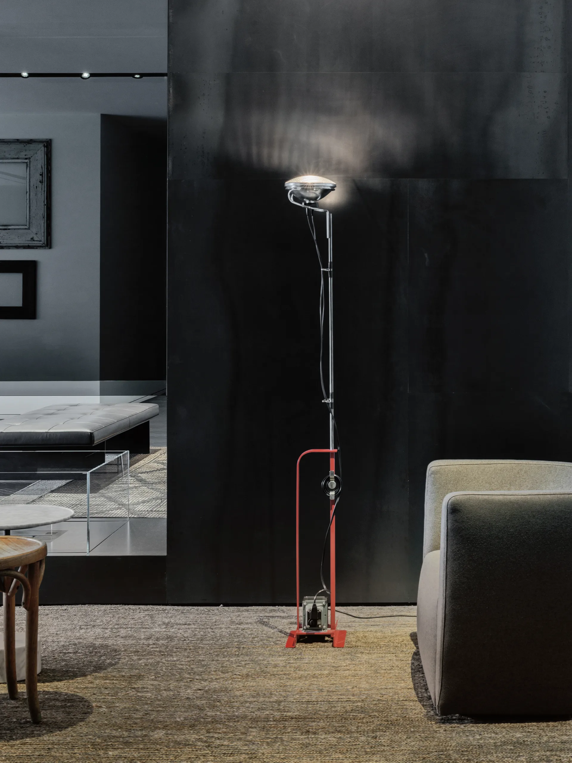 Toio LED floor lamp - Red (GB) Flos
