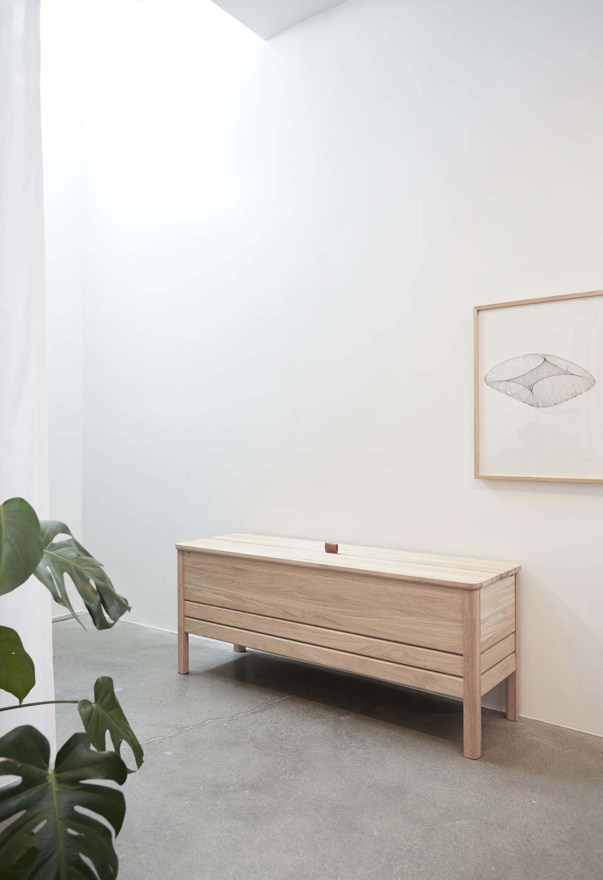 A Line storage bench 111 cm, White oak Form & Refine