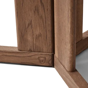 Trefoil dining table Ø75 cm - Smoked oak - Form & Refine