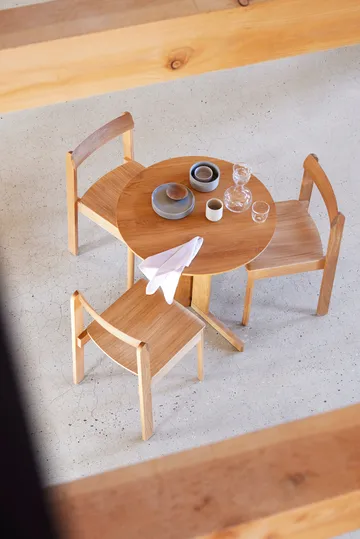 Trefoil dining table Ø90 cm - Oak - Form & Refine