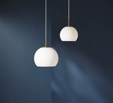Ball pendant lamp - Opal White, Ø18 cm - Frandsen