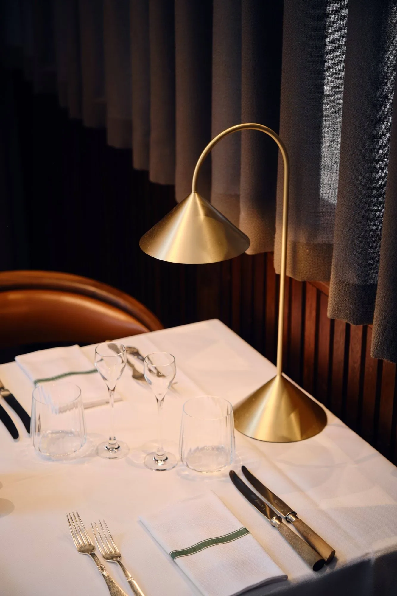 Grasp portable table lamp, Solid brass, 47 cm Frandsen