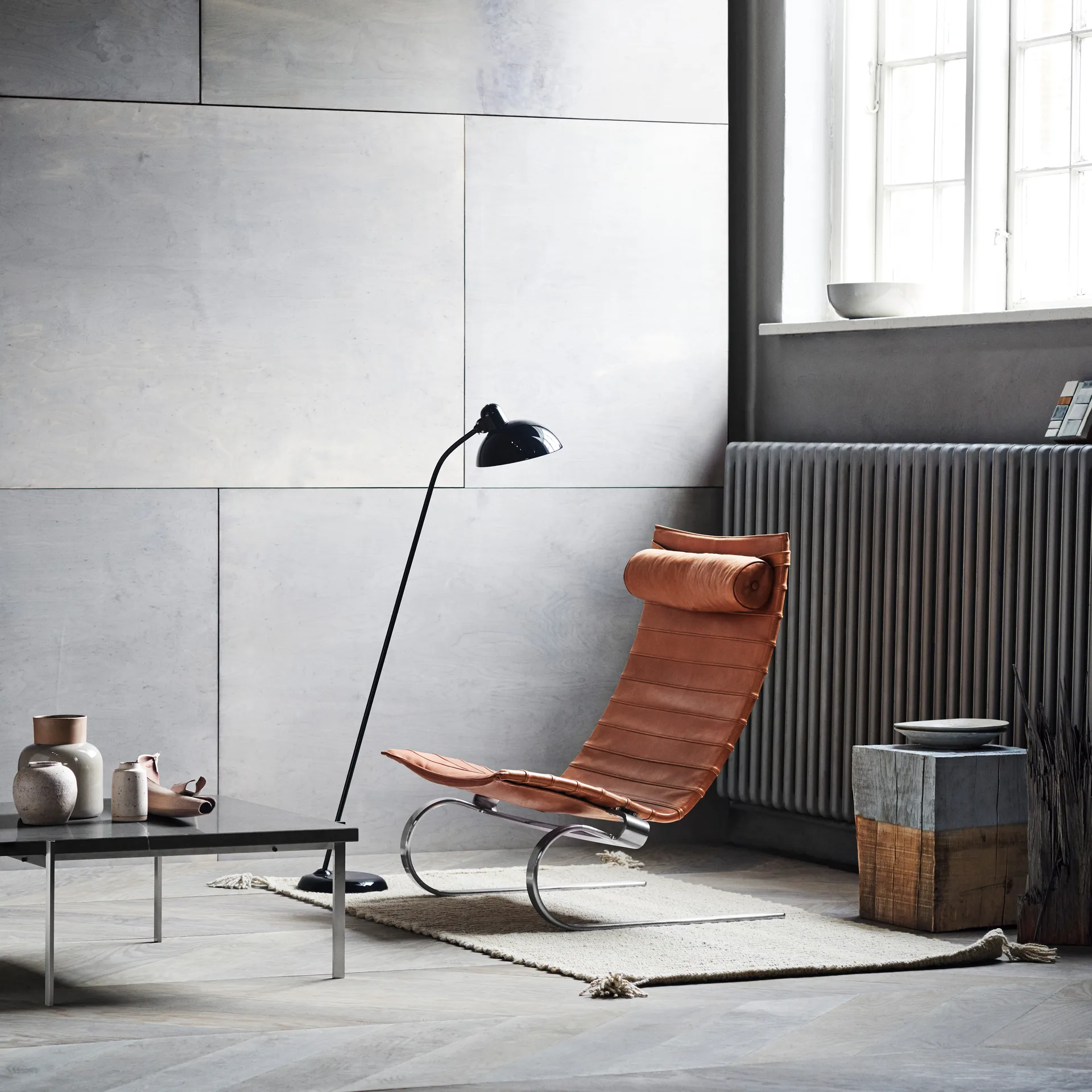 Kaiser Idell 6556-F Luxus floor lamp, Black Fritz Hansen