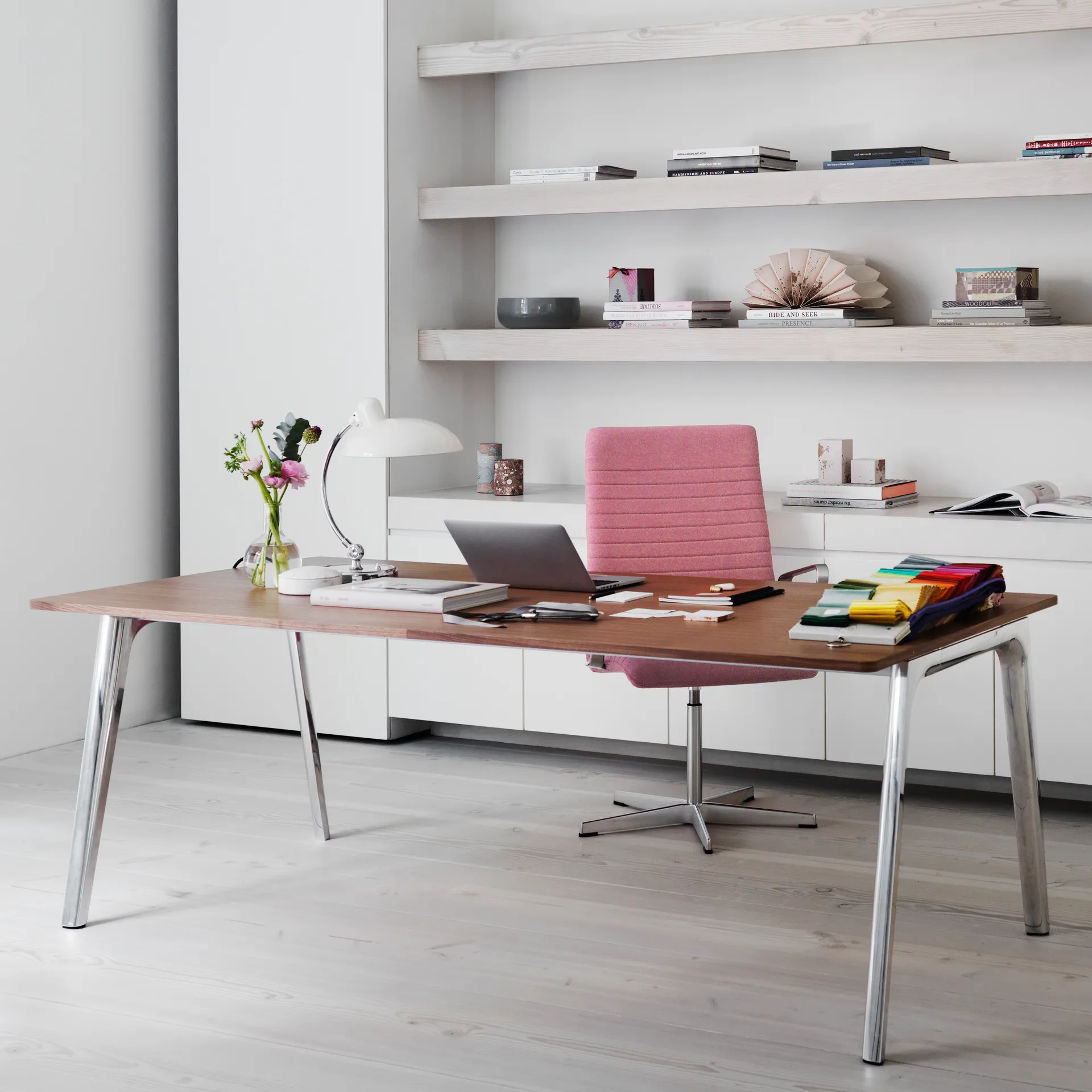 Kaiser Idell 6631-T Luxus table lamp, White Fritz Hansen