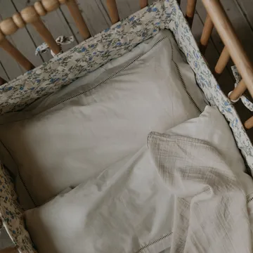Dainty satin quilted crib bumper - 30x360 cm - Garbo&Friends