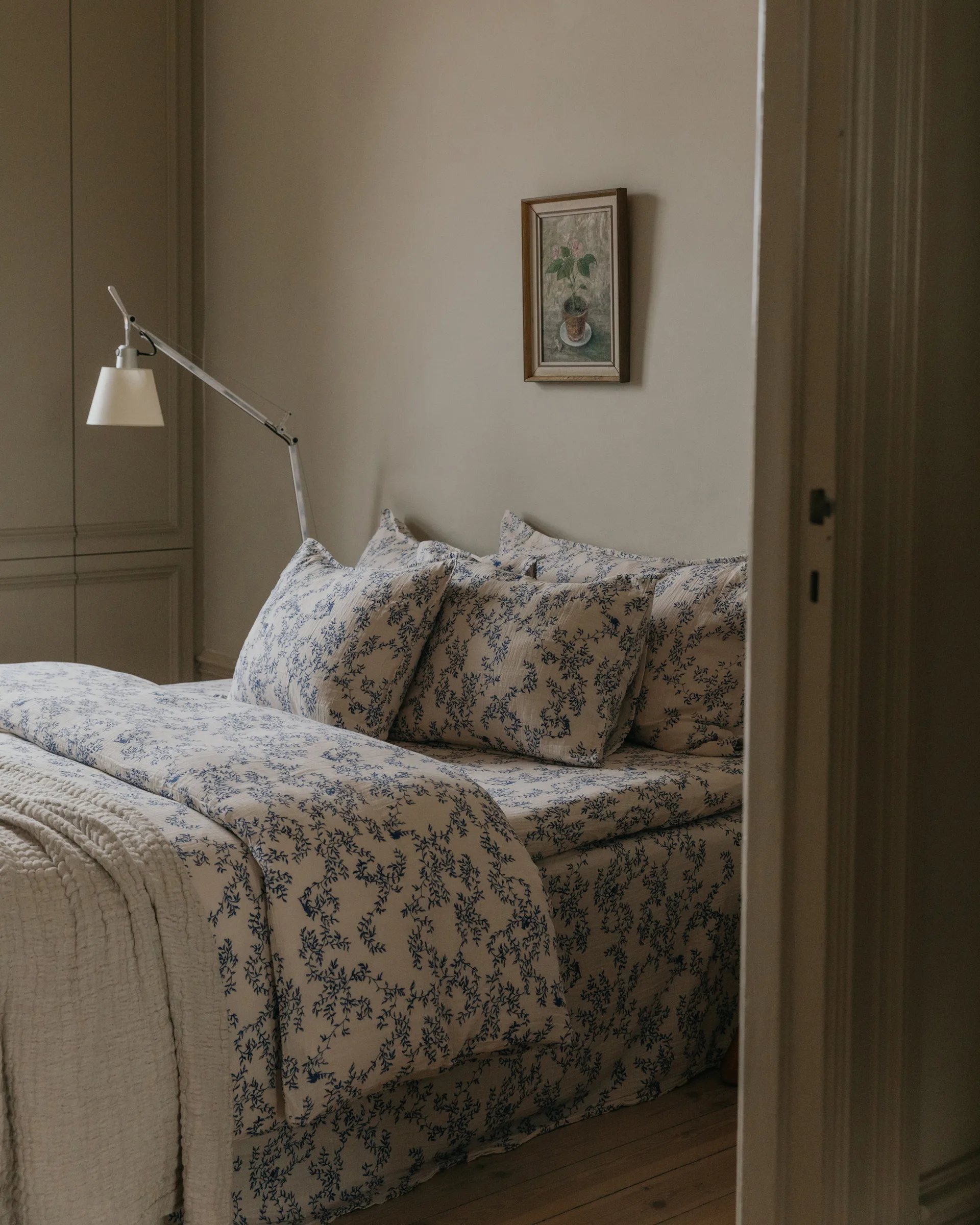 Jardim Muslin bed skirt, 140x200x53 cm Garbo&Friends