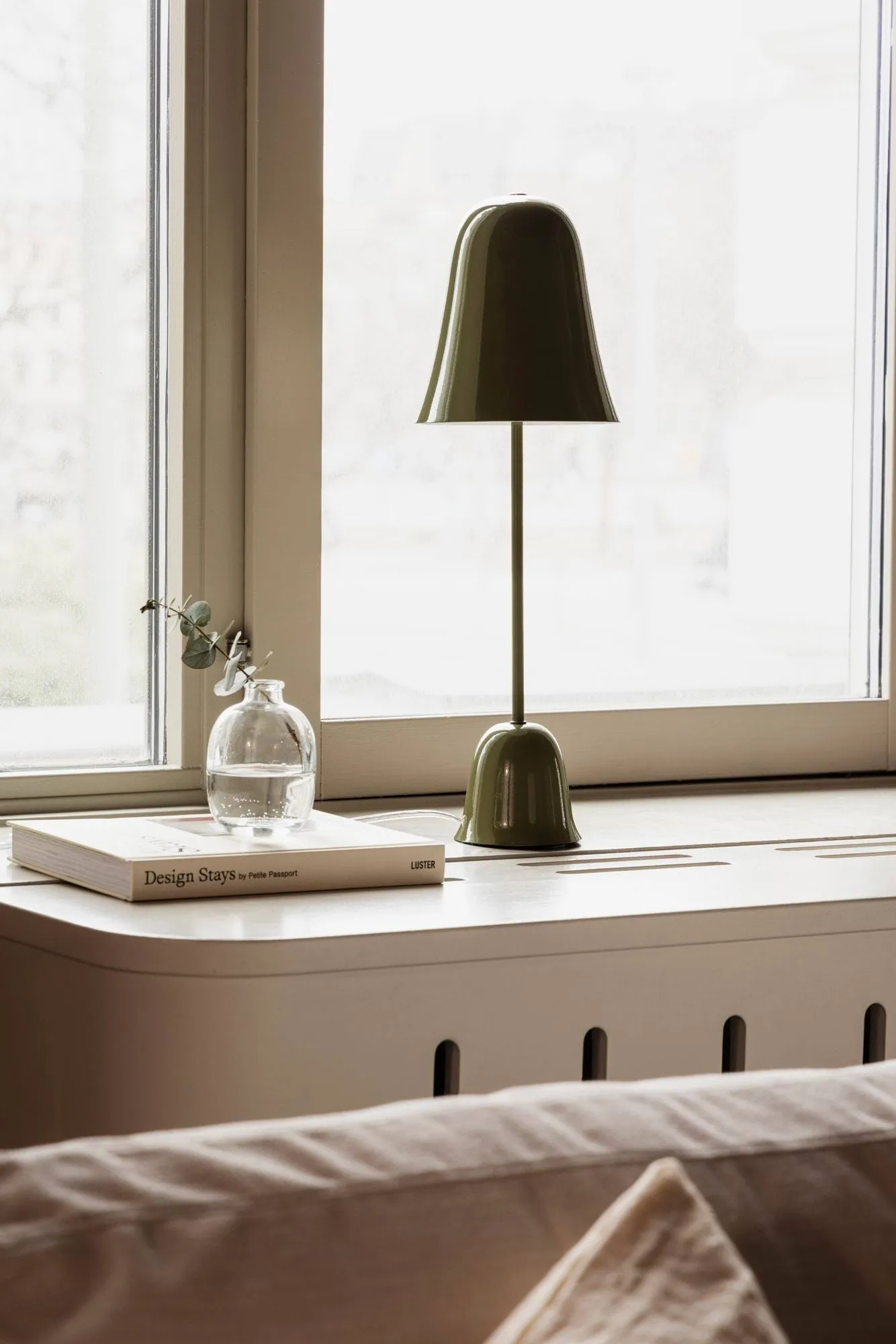 Blåklockan table lamp, Olive green (green), Ø16xH50 cm Globen Lighting