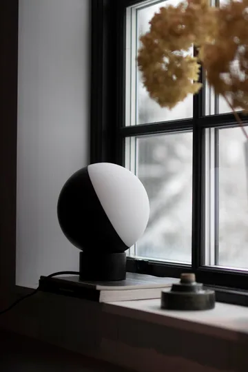 Contur table lamp Ø20 cm - Black-white - Globen Lighting