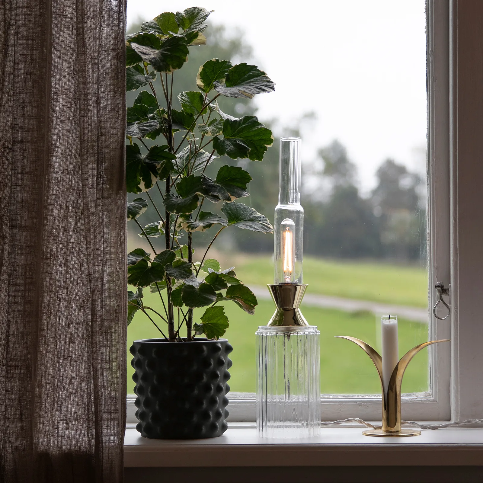 Ester table lamp, Clear-brass Globen Lighting