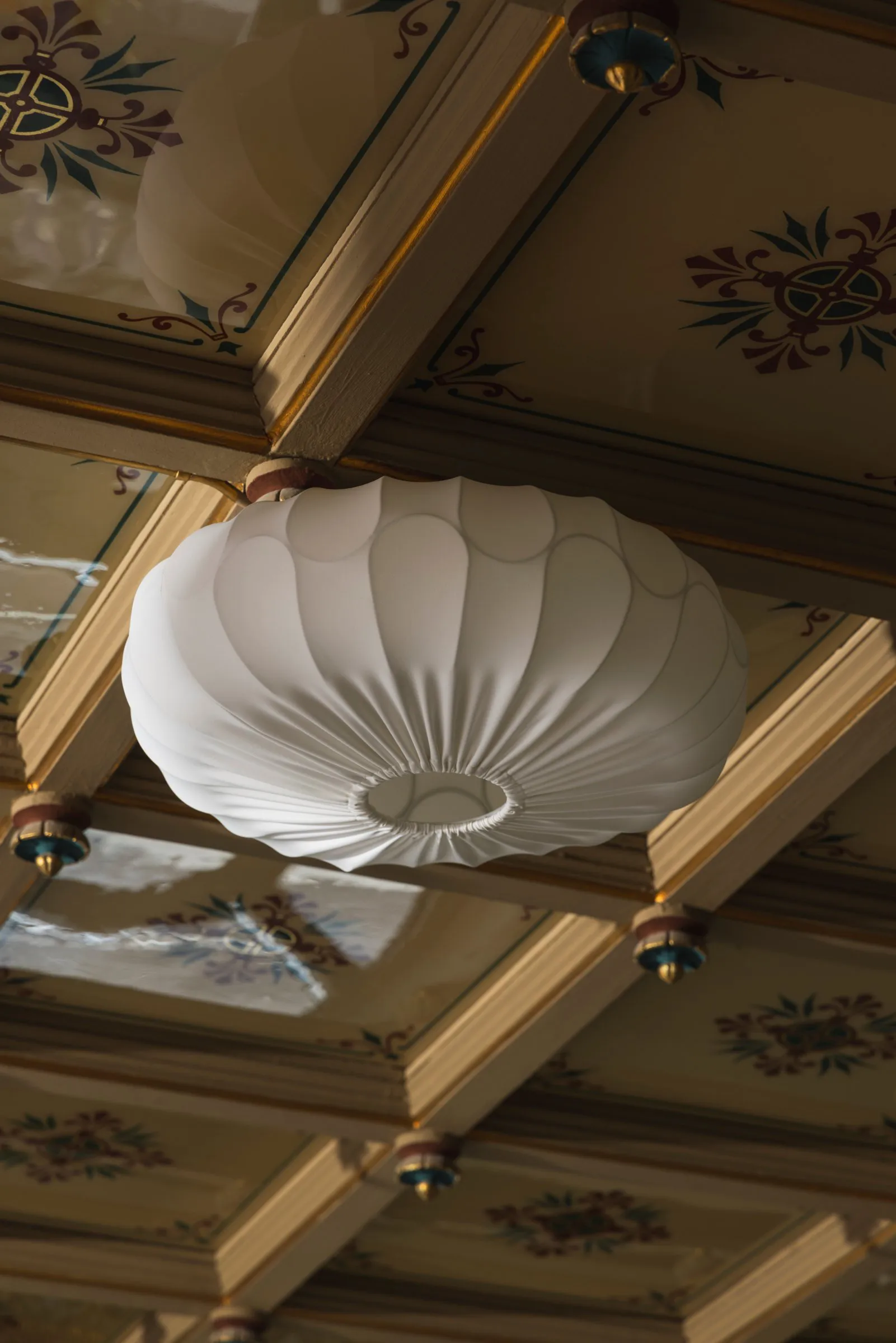 Foliage ceiling light, White, Ø50x20 cm Globen Lighting