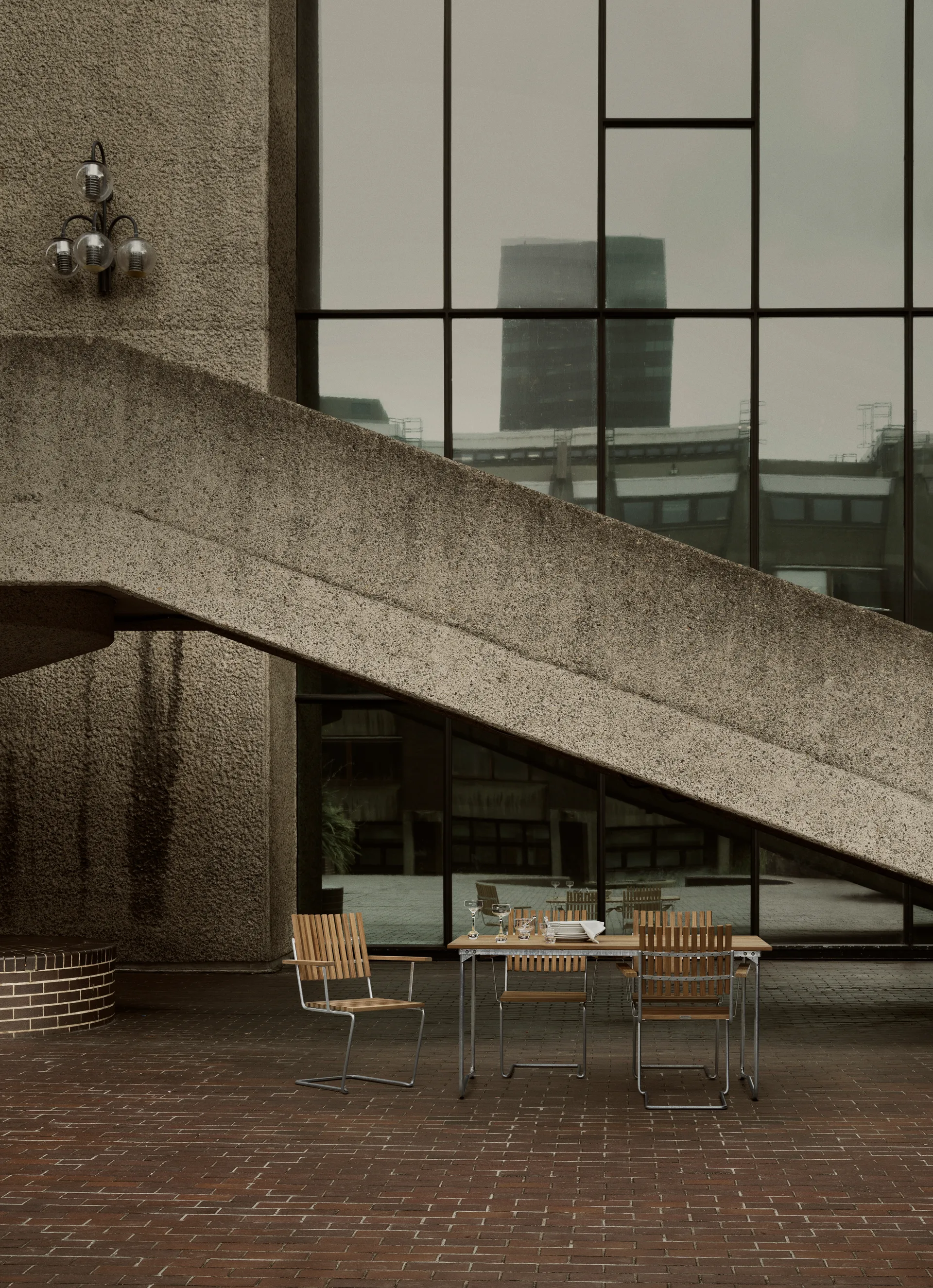 Bovik table, Teak-black steel frame, 150x92 cm Grythyttan Stålmöbler