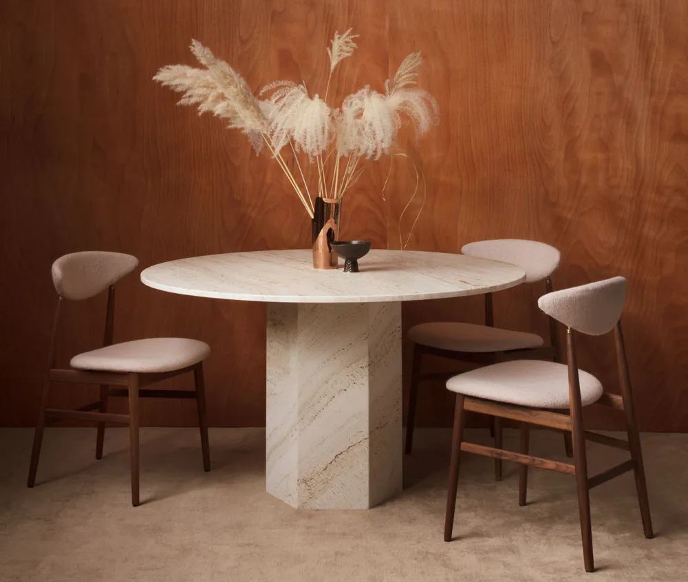 Epic dining table, Red GUBI