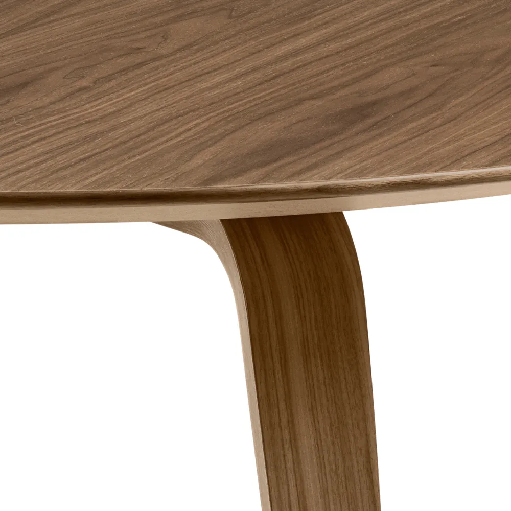 Gubi round dining table, American walnut GUBI