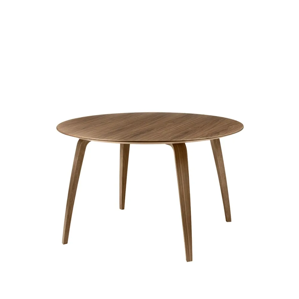 Gubi round dining table, American walnut GUBI