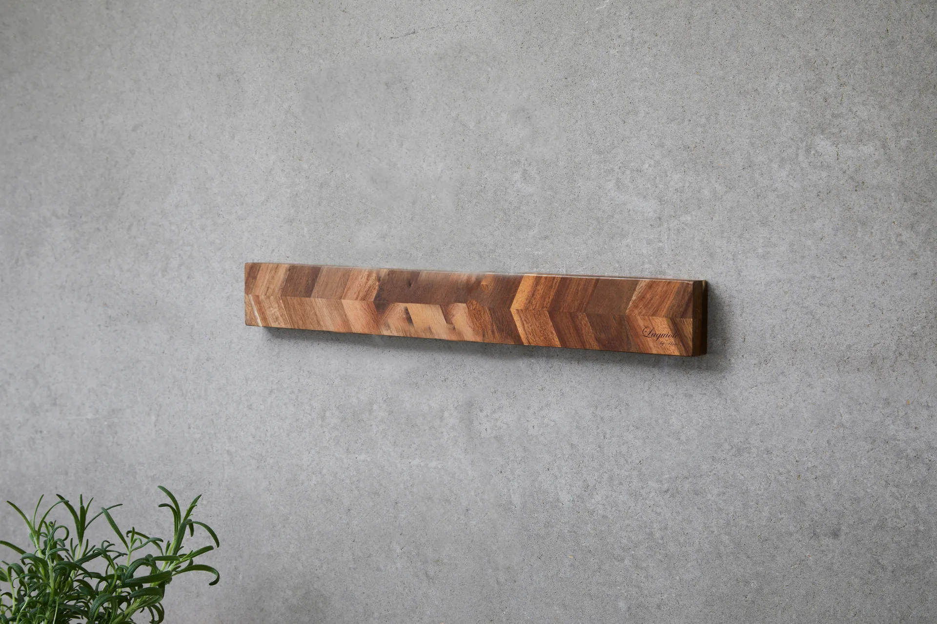 Laguiole by Hâws magnetic knife rack 40x5x2 cm, Acacia wood Herringbone style Hâws