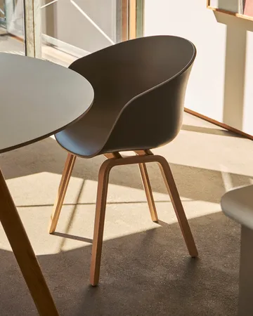 About a Chair 22 2.0 chair - Khaki-lacquered oak frame - HAY