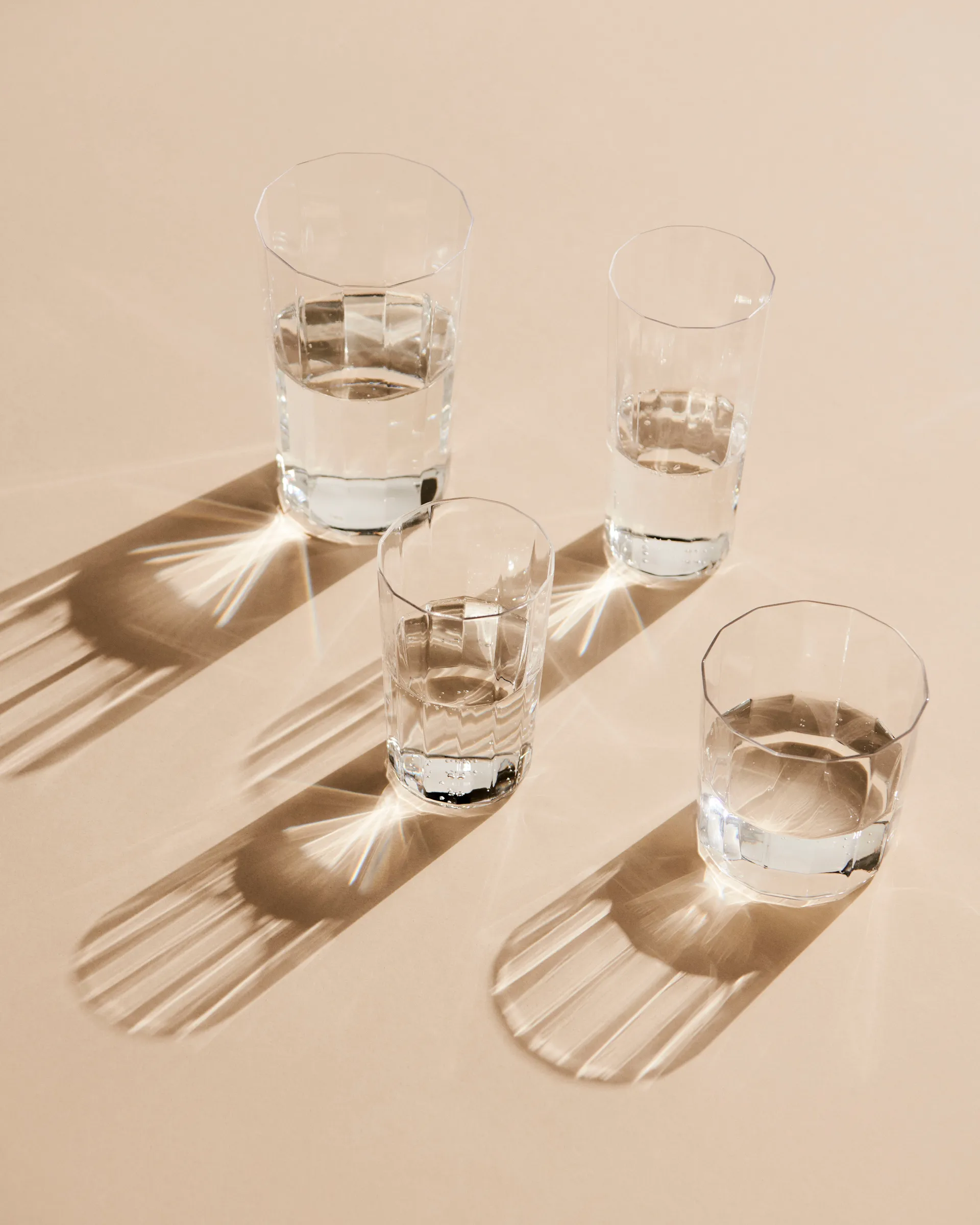 Angle drinking glass 4-pack, Wide 7,5 cm HAY