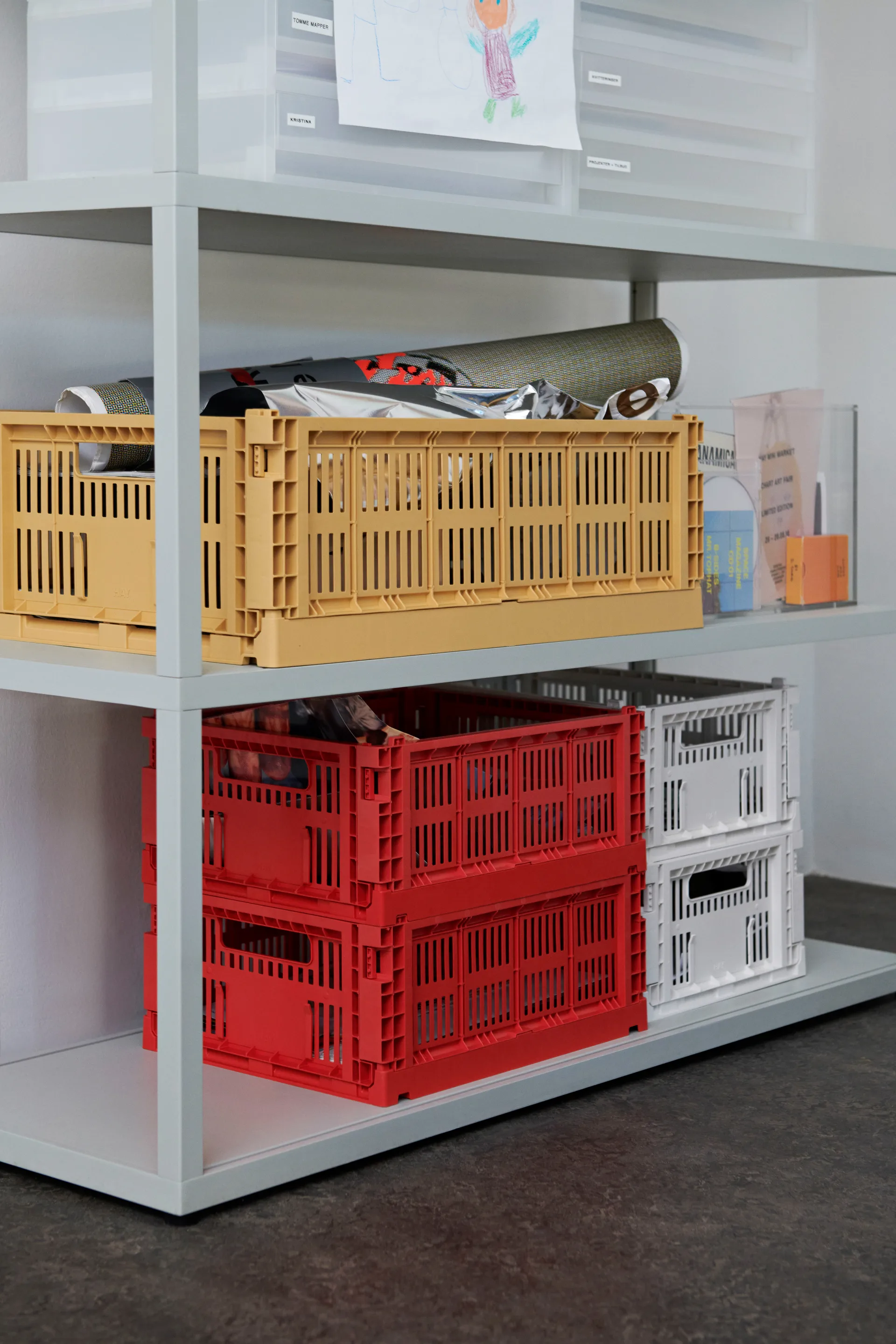 Colour Crate M 26.5x34.5 cm, Off-white HAY
