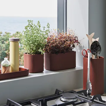 Facade vase 22 cm - dark terracotta - HAY