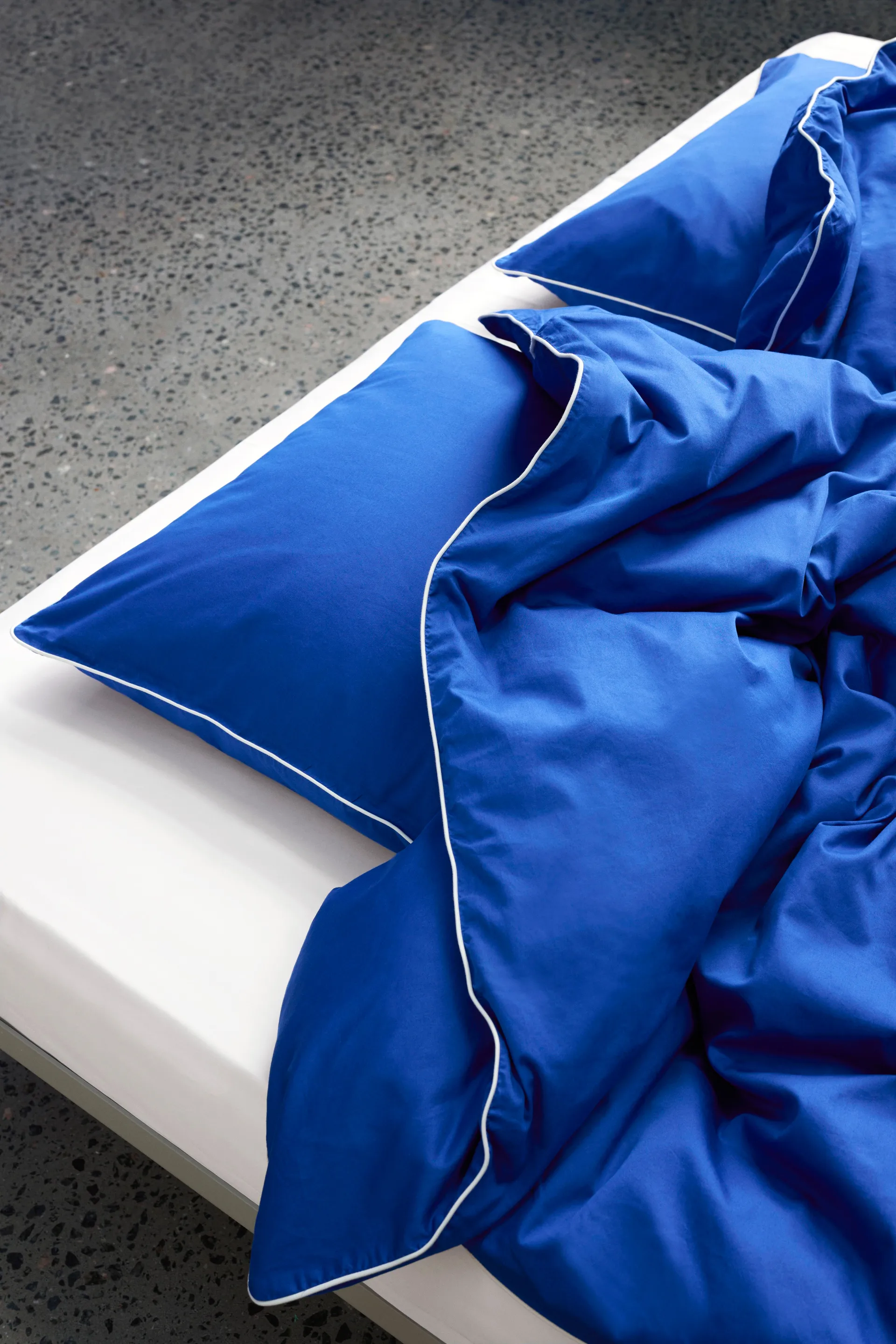 Outline duvet cover 220x220 cm, Vivid blue HAY