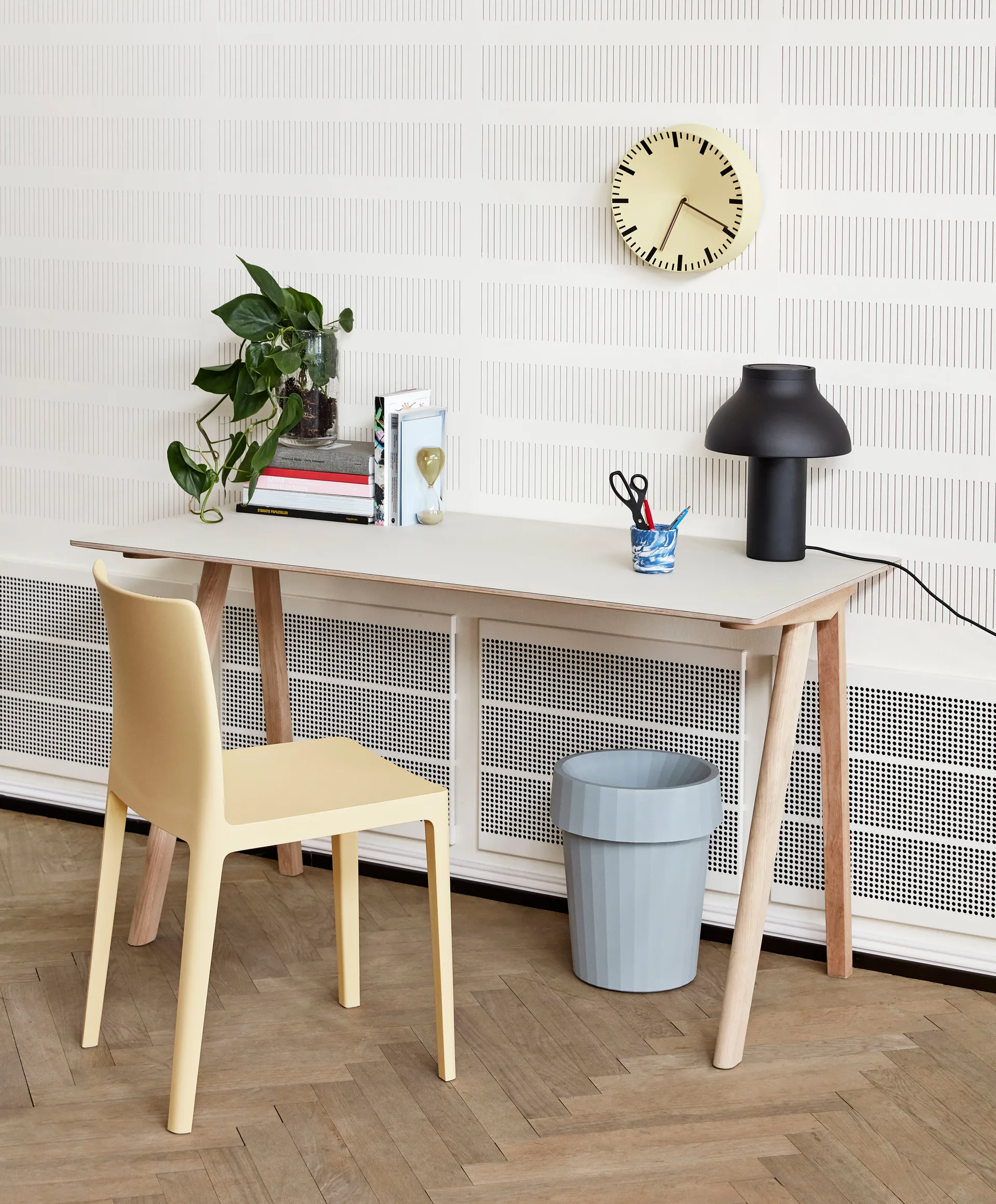 PC table table lamp S Ø25 cm, Soft black HAY