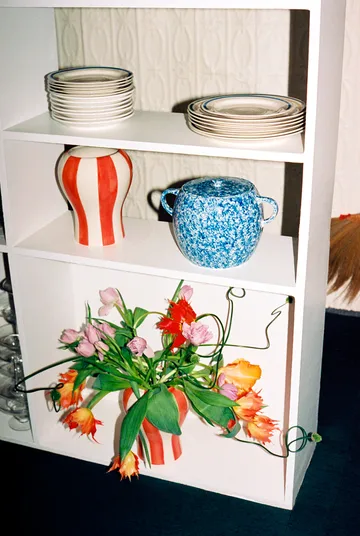 Sobremesa stripe vase S 22 cm - Red - HAY