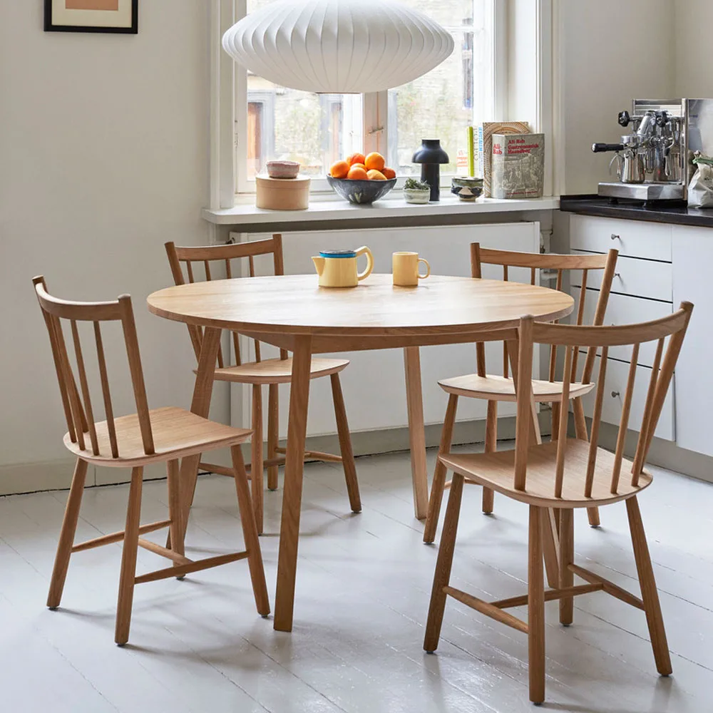 Triangle Leg dining table round, Oiled oak HAY