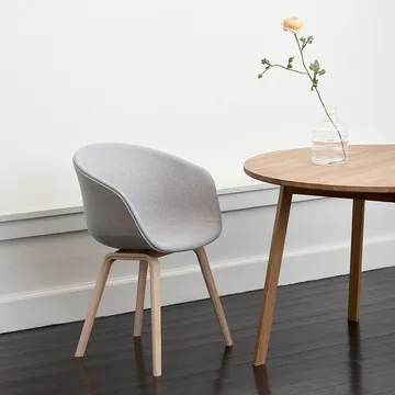 Triangle Leg dining table round - water-based lacquered oak - HAY