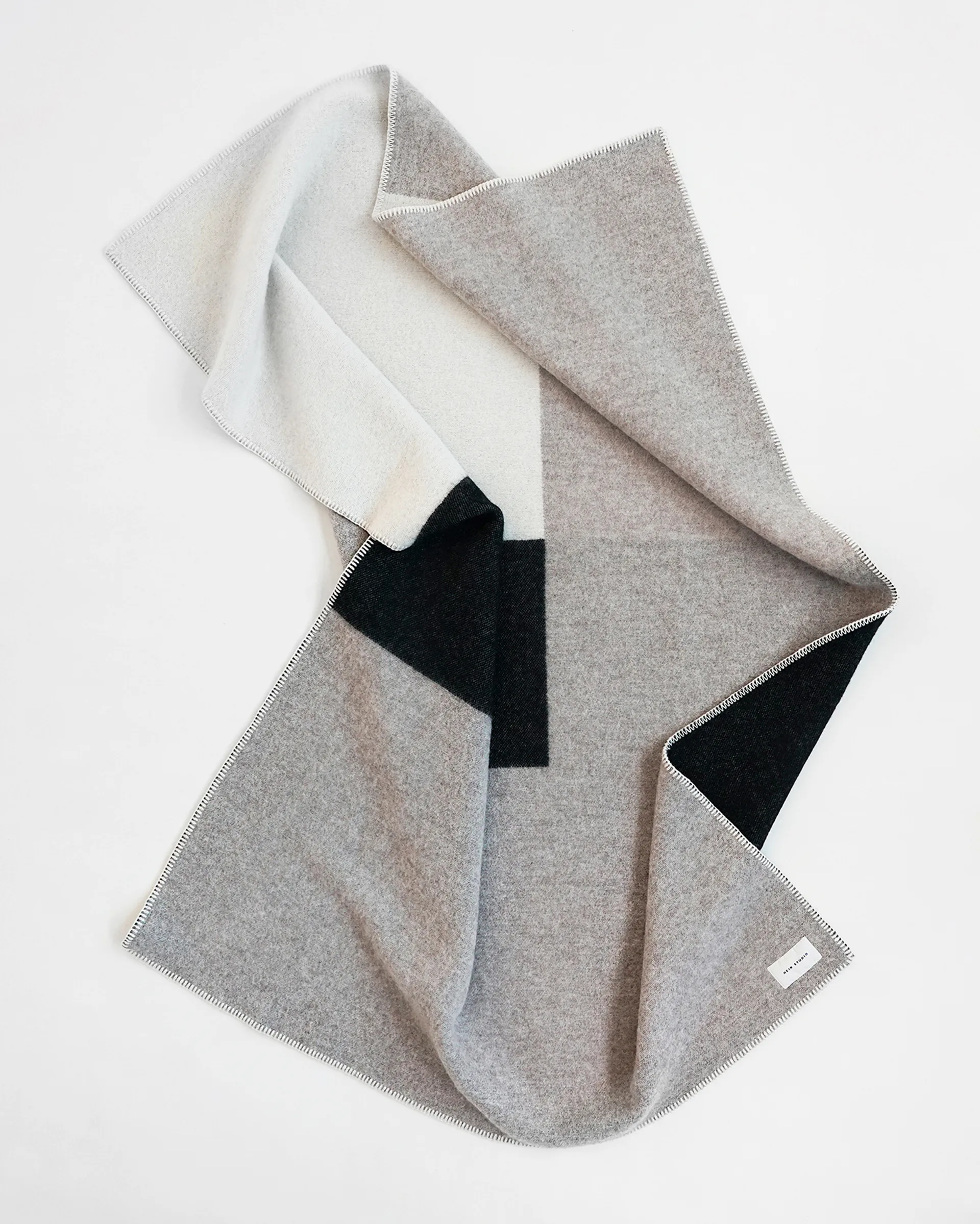 Cleo blanket 130x180 cm, No. 01 Hein Studio