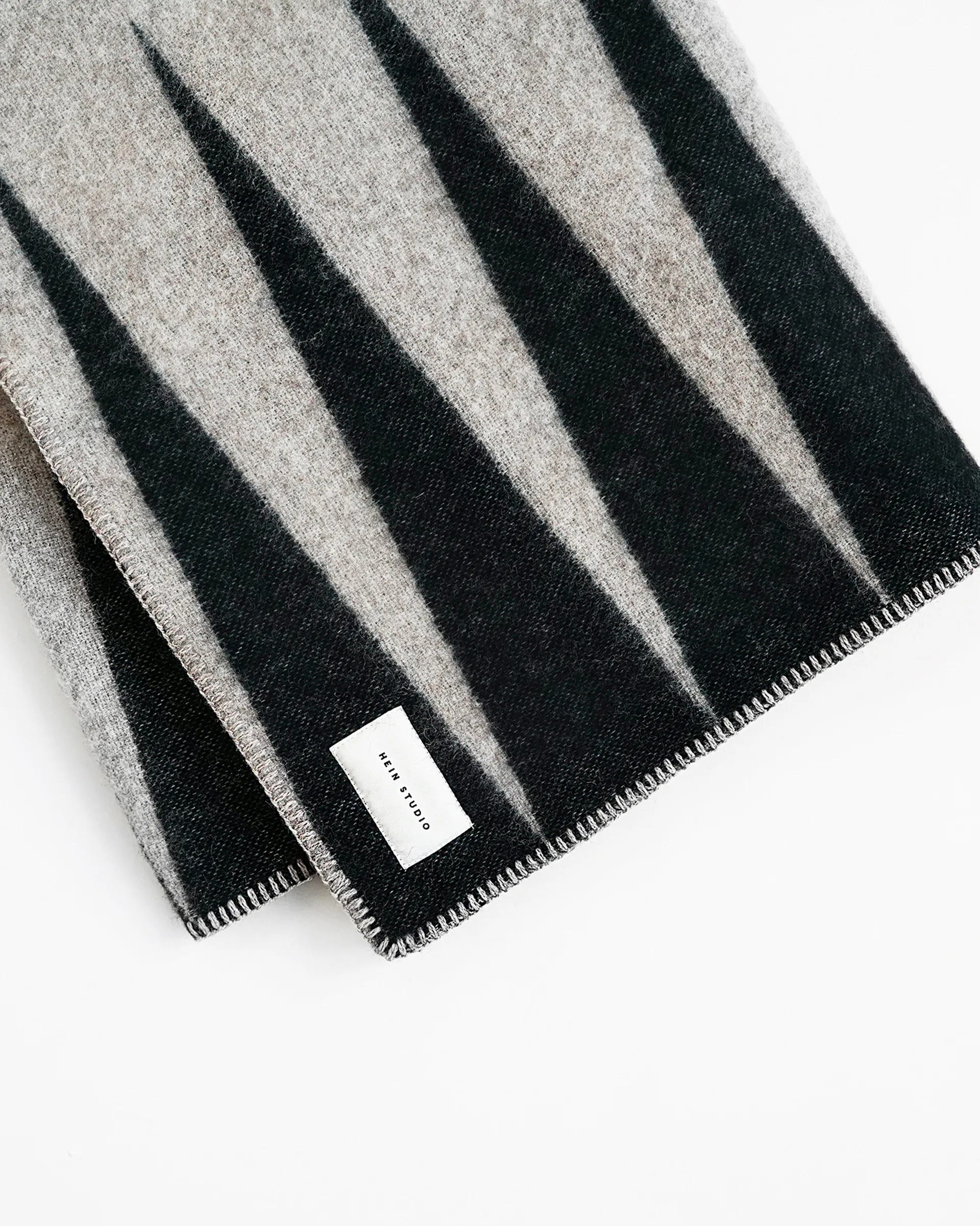 Ihalo blanket 130x180 cm, No. 01 Hein Studio