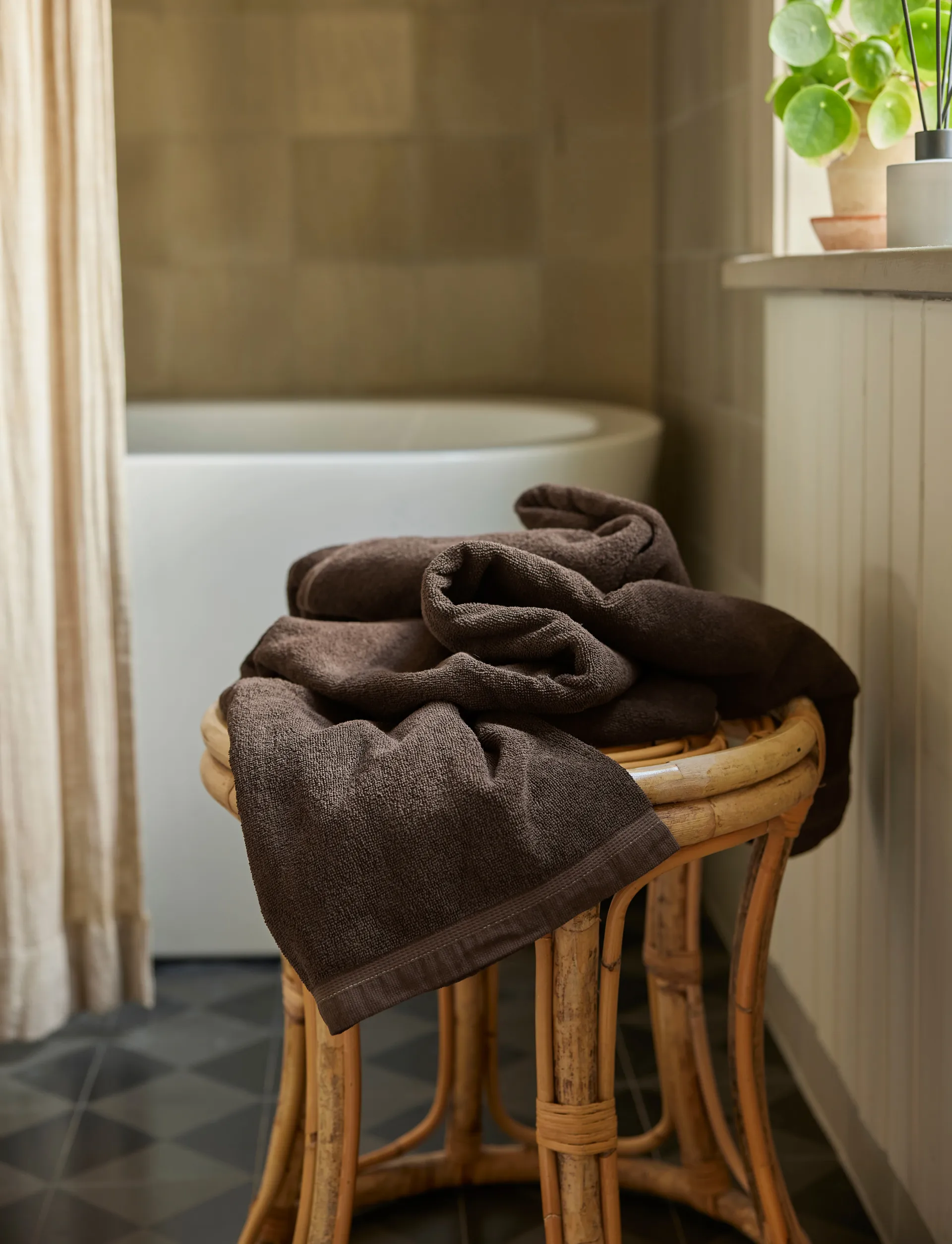 Lina towel chocolat, 100x150 cm Himla