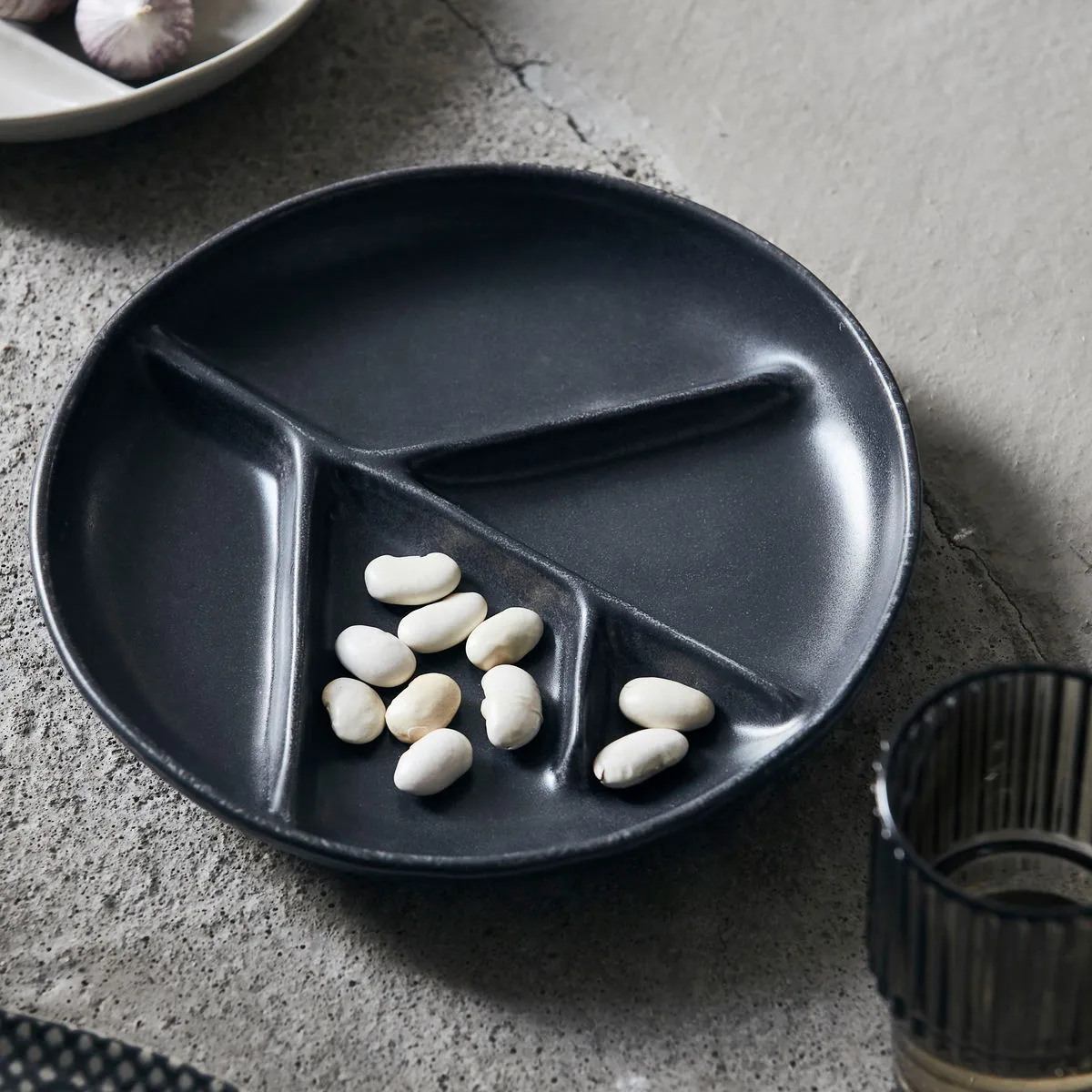 Branch plate Ø22.3 cm, dark grey House Doctor