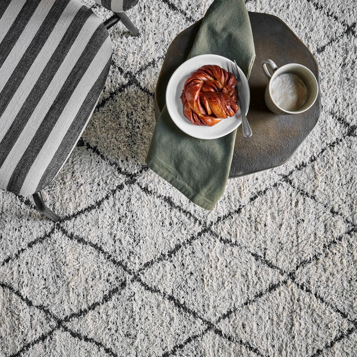Cruz rug, Black-off white, 140x200 cm House Doctor