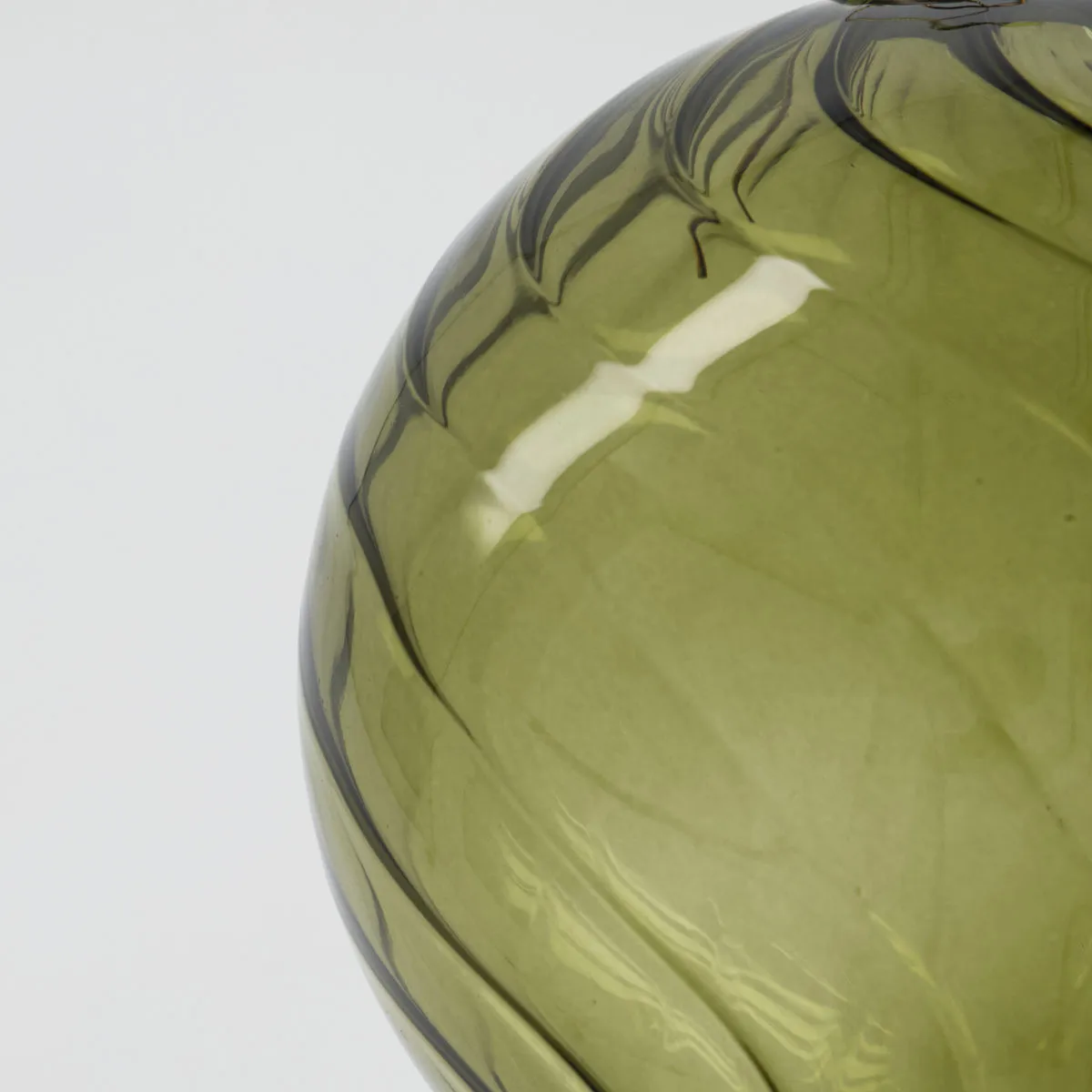 Fluted Christmas bauble Ø10 cm, Green House Doctor