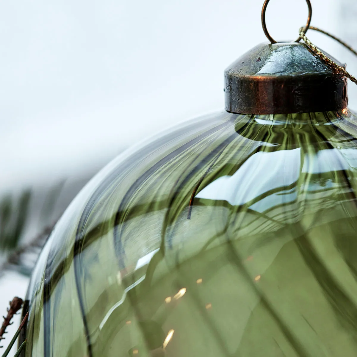 Fluted Christmas bauble Ø10 cm, Green House Doctor