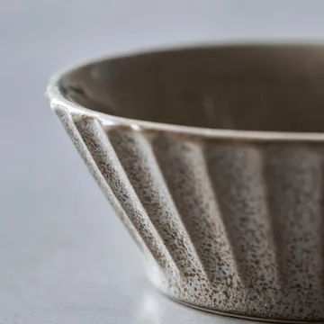 Pleat bowl Ø15 cm - Grey-brown - House Doctor