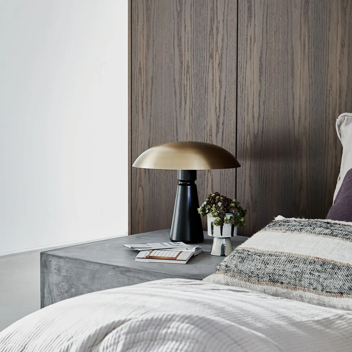 Thane table lamp, black-brass House Doctor